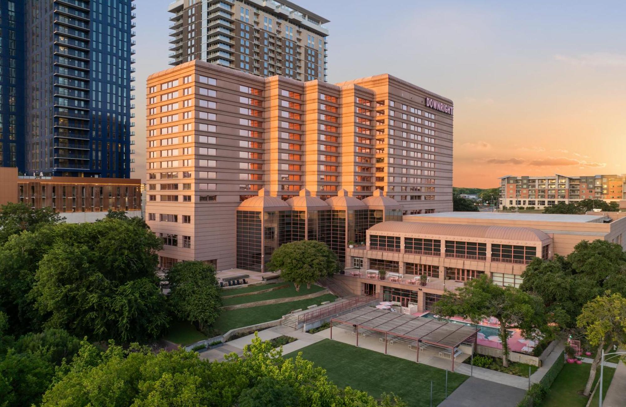 Downright Austin, A Renaissance Hotel Esterno foto