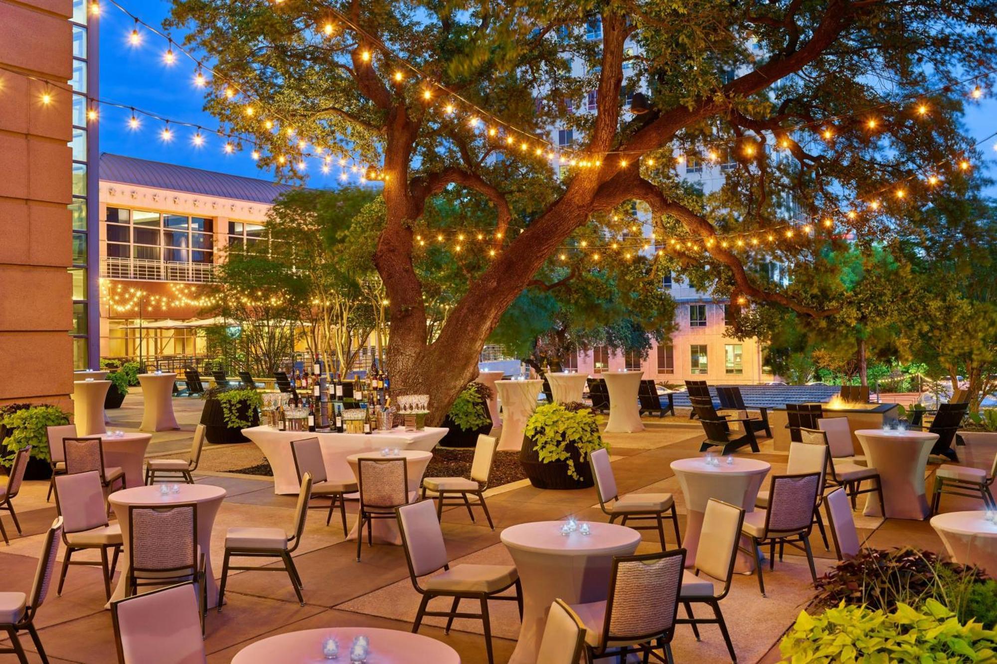Downright Austin, A Renaissance Hotel Esterno foto